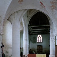 Vue partielle de la travée droite du choeur et de la croisée du transept vers l'ouest (2005)