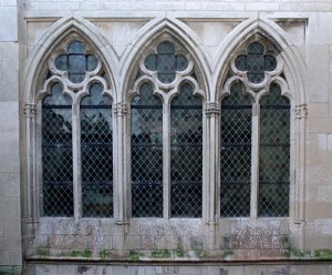 Les fenêtres du mur nord de la chapelle de l'abbé (2004)