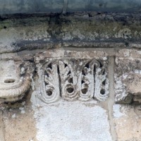 Détails de la corniche de l'abside (2007)