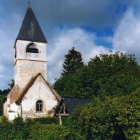 L'église dans son environnement vue de l'est (2005)