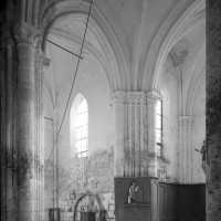 Vue partielle du transept et du choeur vers le nord-est (1996)