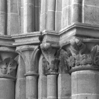 Chapiteaux d'un pilier des premières travées de la nef (1996)