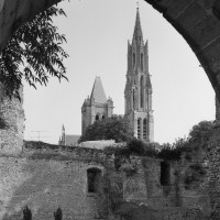 La cathédrale dans son environnement vue du nord-ouest depuis le Palais royal (1986)