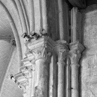 Chapiteaux de la pile sud-ouest de la croisée du transept (1993)