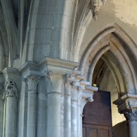 Arcade et chapiteaux du 13ème siècle à l'est du bras sud du transept (2018)