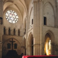 La nef et une partie du transept nord vus vers le nord-ouest (1996)