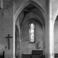 Travée du 13ème siècle, entre la nef et le choeur, vue vers le nord (2000)