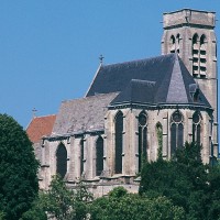 Les parties orientales de l'église vues du sud-est (1996)
