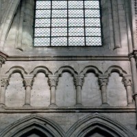 Faux triforium au mur nord du choeur (2006)