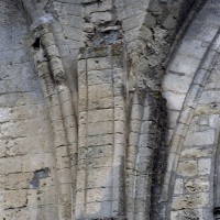Retombée des voûtes du mur est du bras sud du transept (2006)