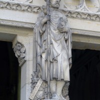 La statue de Viollet-le-Duc au trumeau du portail ouest (2019)