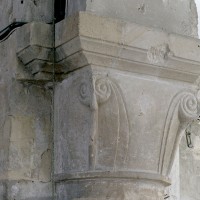 Chapiteau d'une des arcades romanes ouest du choeur (2007)