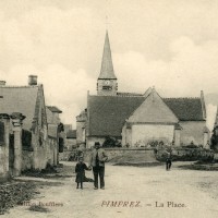 La place et l'église en 1912