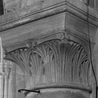 Chapiteau à la retombée sud de l'arcade ouest du bras nord de l'ancien transept (1999)