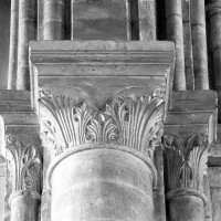 Chapiteaux de l'arcade ouest de l'ancienne croisée du transept (1999)