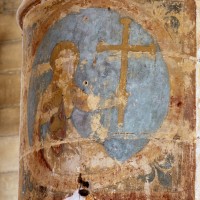 Croix de consécration sur un pilier de la nef (1997)