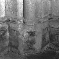 Base de la première pile de la nef entre les première et seconde travées côté nord (1995)