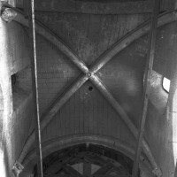 La voûte de la troisième travée de la nef vue vers l'ouest (1995)