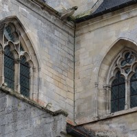 Fenêtres hautes à l'angle nord-est du bras nord du transept et du choeur (2016)