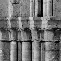 Chapiteaux recevant une arcade de la nef sur la pile nord-ouest de la croisée (1994)