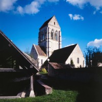 L'église dans son environnement vue du nord-ouest 