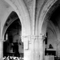 Vue partielle de l'intérieur vers le nord-ouest depuis la chapelle sud-est (1994)