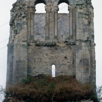 Les vestiges du clocher vus de l'est (1995)