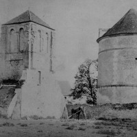 Le clocher et le pigeonnier au début du 20ème siècle (photo chanoine Eugène Müller)