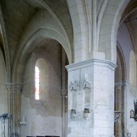 Vue partielle du bras nord du transept et de la chapelle nord depuis la base du clocher vers le nord-est (2008)