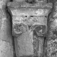 Chapiteau de l'angle nord-ouest du bras nord du transept (1995)