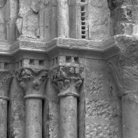 Les chapiteaux des piédroits de droite du portail (1997)