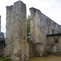 Vue partielle des vestiges de l'église depuis le nord-est (2016)