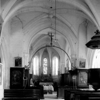 L'intérieur de l'église vu vers l'est (1994)