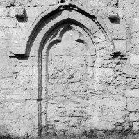 Porte gothique au mur sud de la nef (1974)