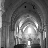 La croisée du transept et la nef vues vers l'ouest (1997)