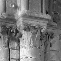 Chapiteaux de l'arcade sud de la base du clocher (1994)