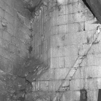Passage du plan carré au plan octogonal du clocher dans les combles (1969)