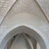 Vue partielle des voûtes de la chapelle sud et de la première travée du choeur vers le nord (2004)