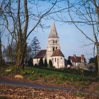 L'église dans son environnement vue du sud-est (1993)