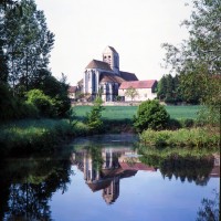 L'église dans son environnement vue du nord-est (1997)