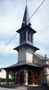 La façade et le clocher vus du sud-ouest (2000)
