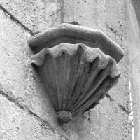 Cul-de-lampe associé à une retombée de voûtes de la chapelle de Louis d'Orléans (1997)