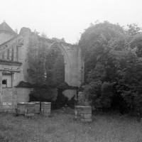 Les ruines de l'église vues du sud-est (1997)