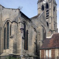L'ensemble choeur/transept et le clocher vus du sud-est (2015)