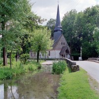 L'église dans son environnement vue du nord-ouest (2001)
