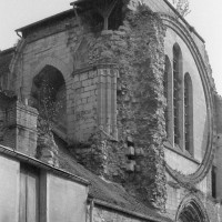 L'amorce du clocher détruit à l'angle nord-ouest de la façade (1974)