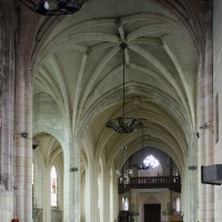 La croisée du transept et la nef vus vers l'ouest (2016)