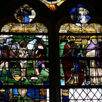 Fenêtre ouest du bras nord du transept : la Vierge de l'Apocalypse; saint Jacques et saint Sébastien (2016)