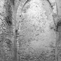 Les vestiges de la chapelle du bras nord du transept (2001)