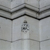 Détails sculptés d'un pilier de la  base du clocher (2008)